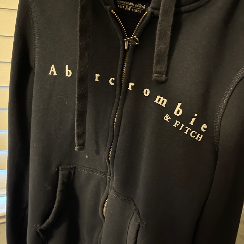 navy blue aberocombie & fitch sweater